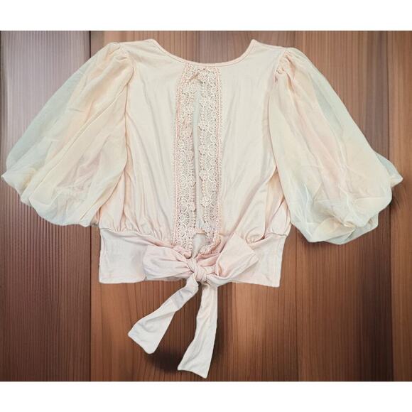 Francesca’s MI AMI Blush Crochet Puff Sleeve Tie Back Blouse Women’s SZ SM NWT - Picture 2 of 9